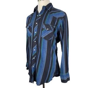 1980's Vintage Wrangler XL Tail Vertical Stripes Blue Western Pearlsnap Shirt